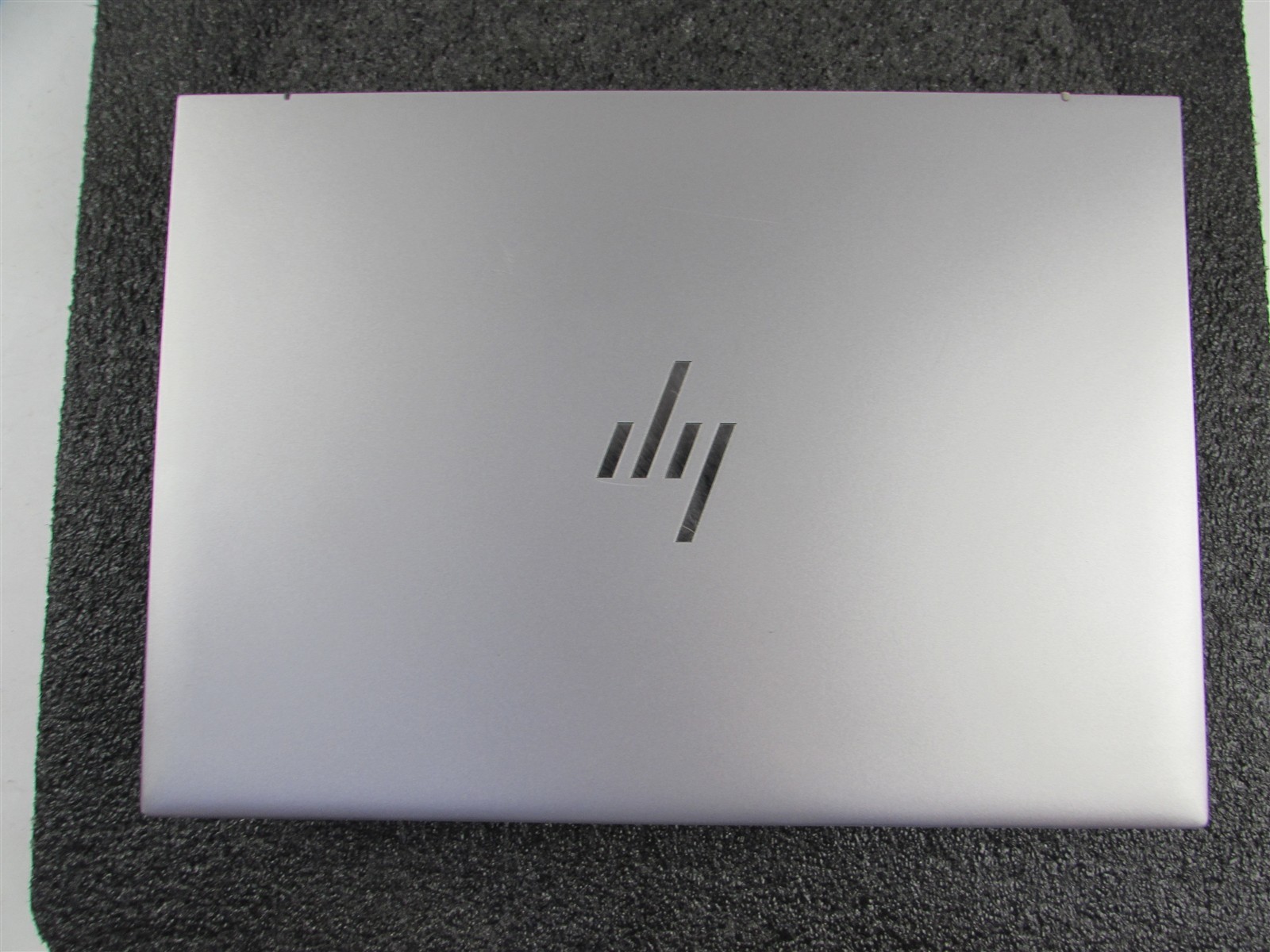 HP ZBOOK FIREFLY 14 (G10) 1920X1080 FHD CORE I5-1350P 256GB SSD 16GB RAM NO O.S