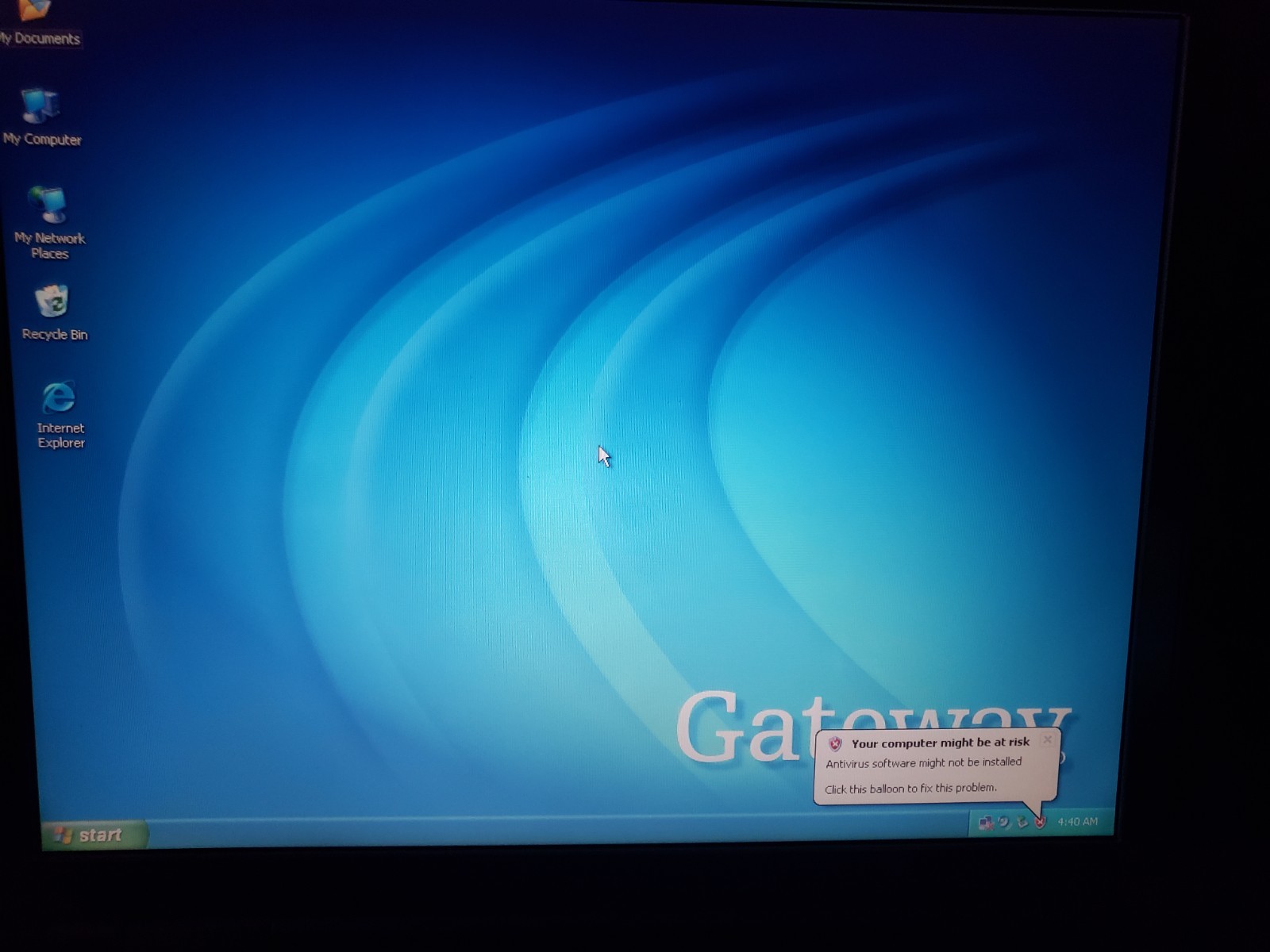 Gateway 450SX4 15″ Laptop Pentium 4 1.6GHz 512MB RAM 60GB HDD, Windows XP **READ