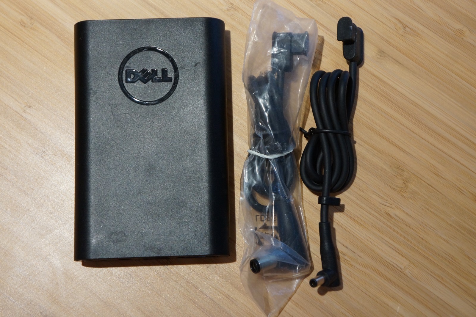 Dell Power Comanion PW7015M, 43Wh, rarely used with 130w AC adapter