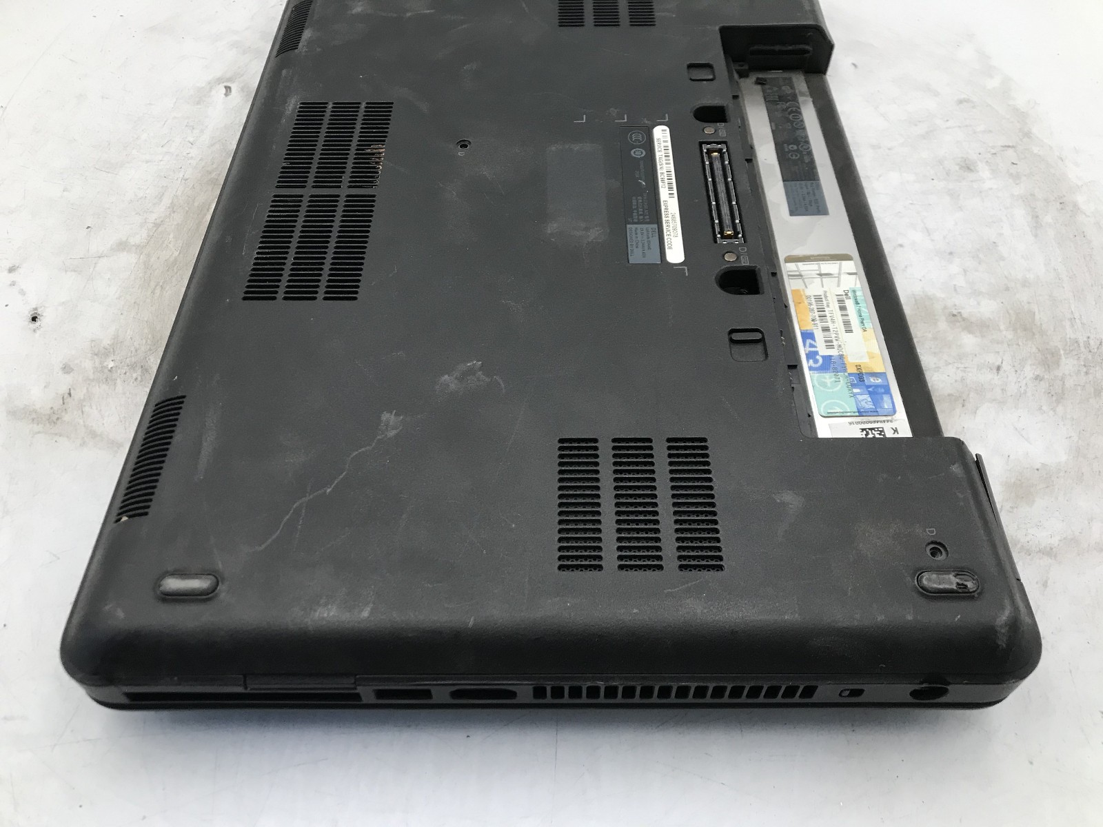 DELL LATITUDE E5440 – FOR PARTS/BAD LCD – INTEL I5 4TH GEN – 4GB RAM – READ – BB