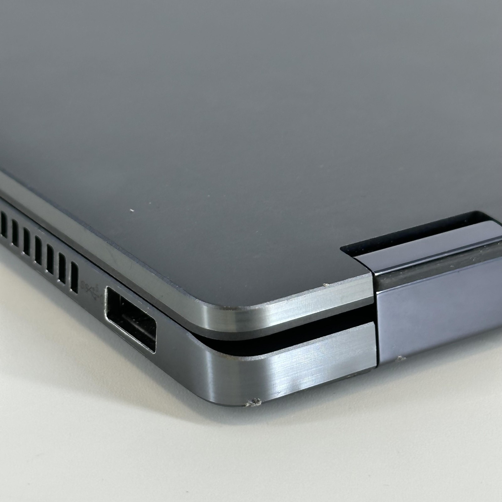 Dell Latitude 9430 (2-in-1) 14 2K TOUCH 1.8 GHz i7-1265U 32GB 1TB SSD Good