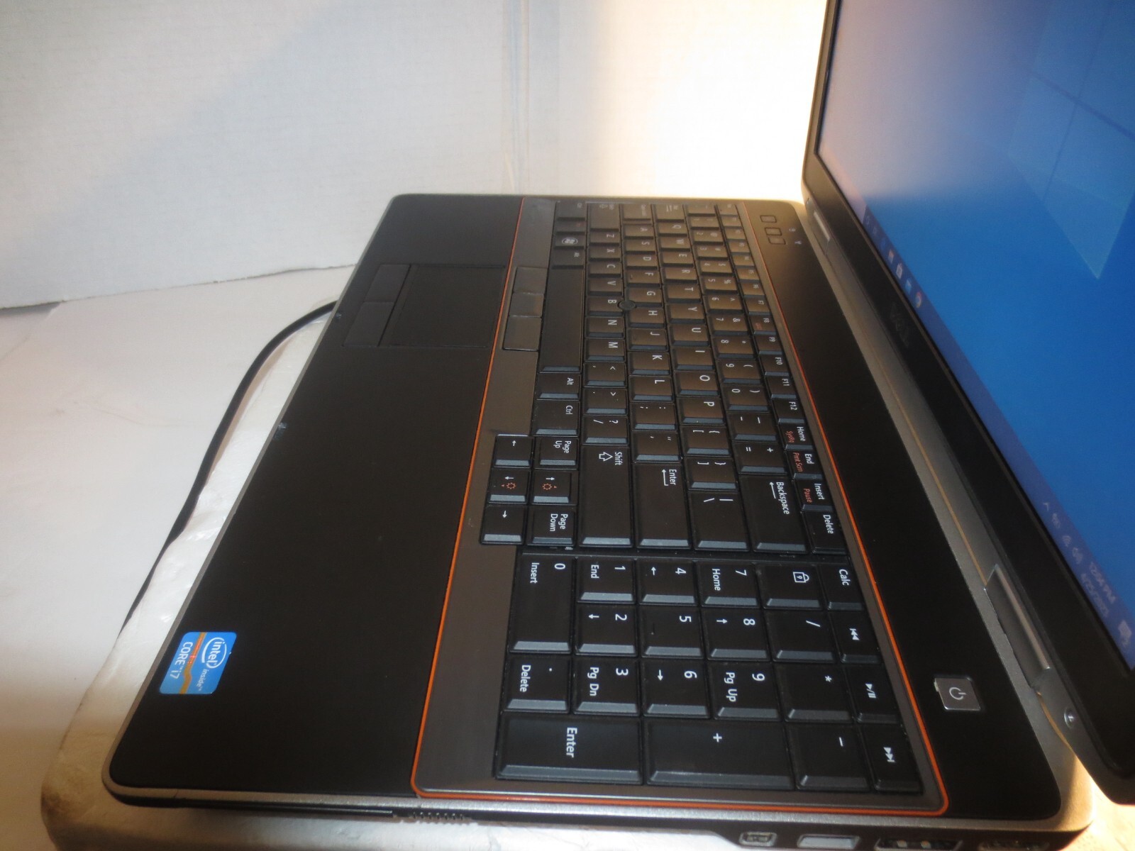 DELL LATITUDE E6520 15.6″ CORE i7-2620M@270GHZ 6GB RAM 500GB HDD WINDOWS 10