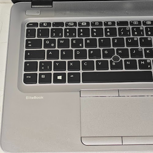 HP EliteBook 745 G3 Laptop – AMD A10-8700B, Radeon R6, 4GB RAM, No SSD, 14″ HD