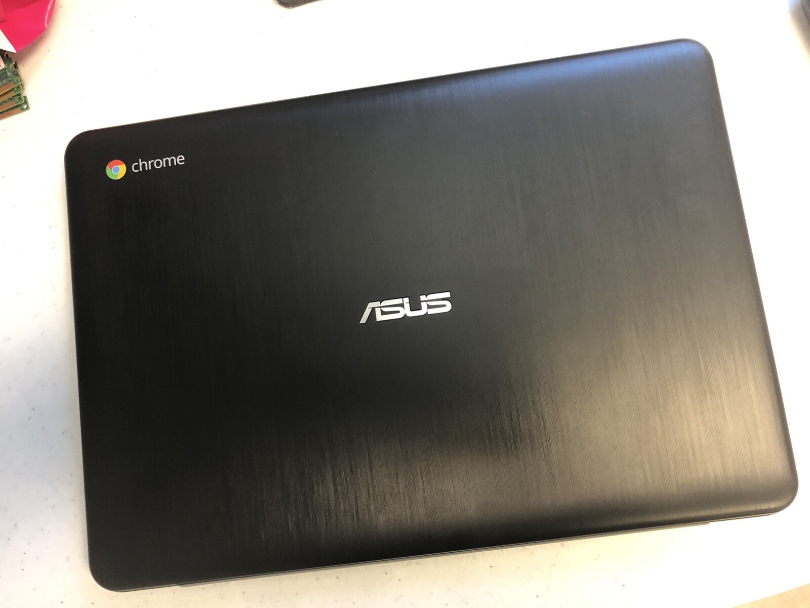 Asus C300M Chromebook