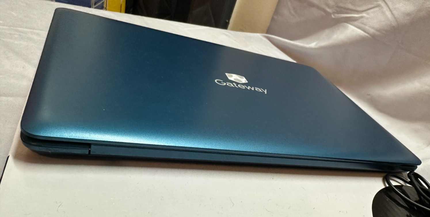 Gateway 14.1″ (64GB eMMC, Intel Celeron, 4GB RAM) Ultra Slim Notebook-USED/WORKS