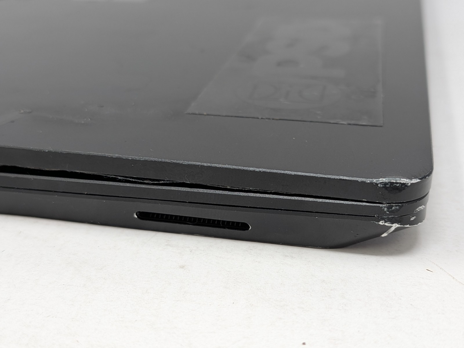 Microsoft Surface Laptop 3 13.5″ i5-1035G7 8GB RAM 256GB SSD Cracked Screen READ