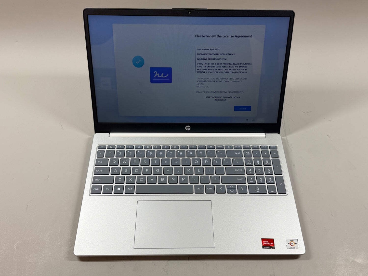HP Envy 15.6″ Athlon Silver 7120U 3.5GHz 8GB RAM 1TB SSD Radeon Graphics