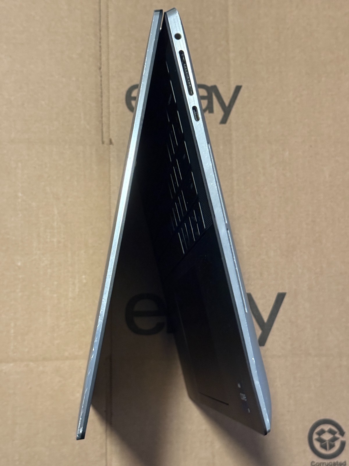Dell XPS 15 9520 i9-12900HK OLED 32GB 1TB SSD GeForce RTX 3050 Ti Touchscreen