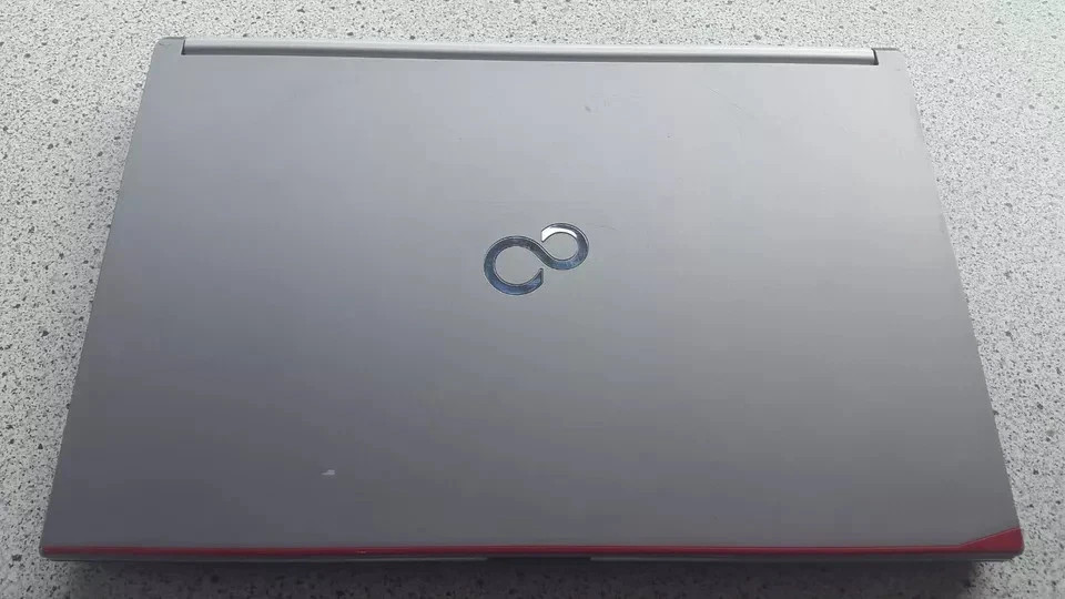 Fujitsu Celsius H760 WORKSTATION i7-6820HQ SSD 500-1TB