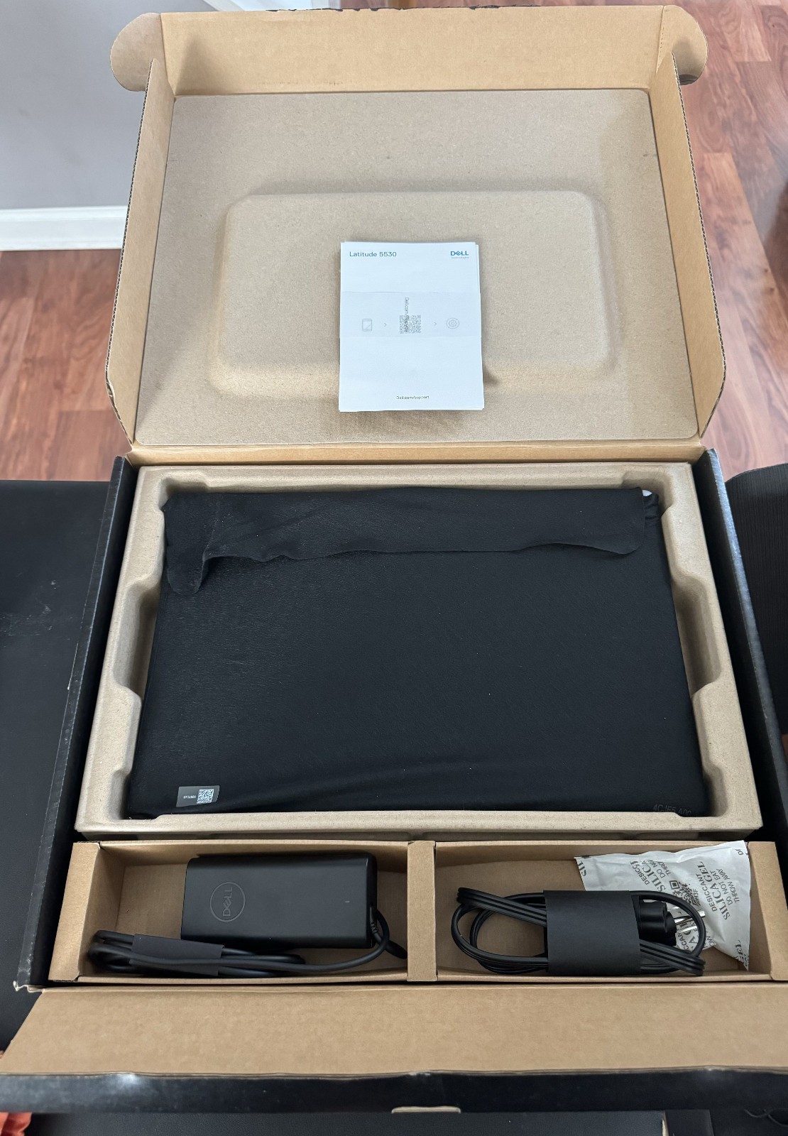 Dell Latitude 5330 Laptop (2022) | i7 4.8 GHz, 15″, 16GB, 512GB, Win 11 Pro