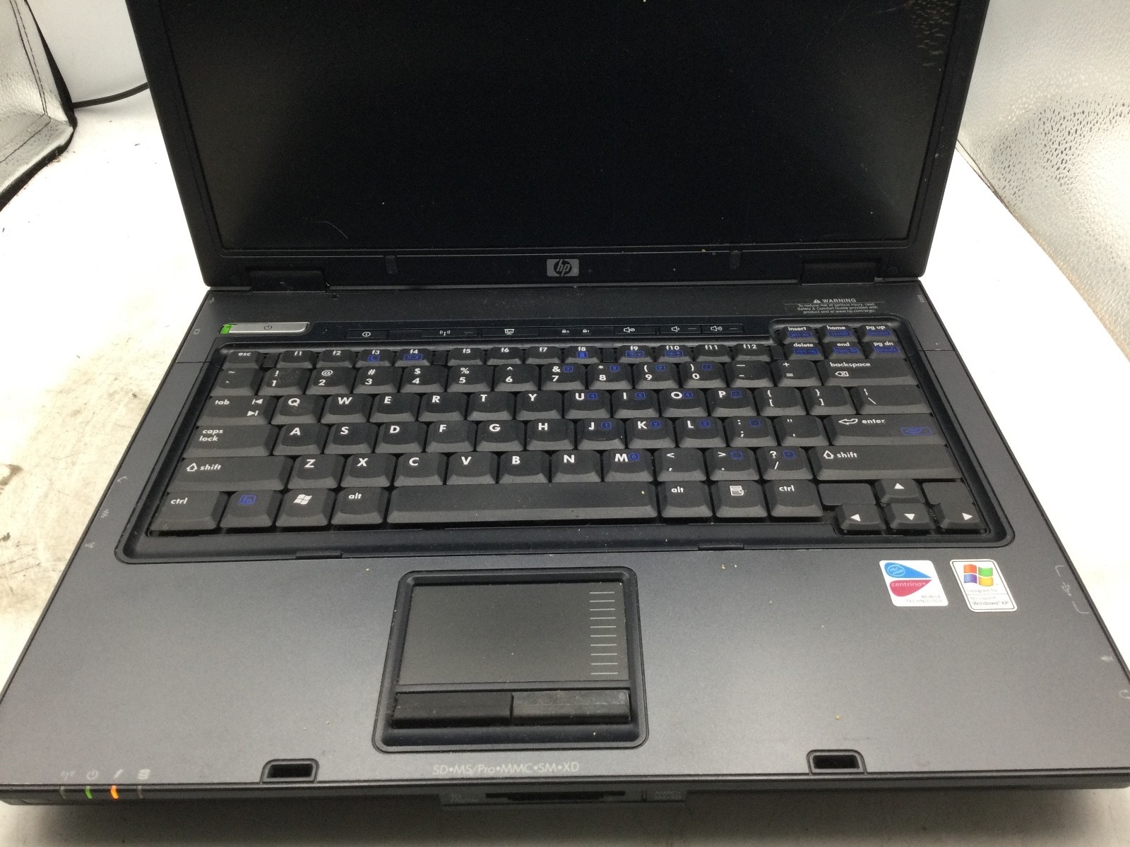 HP COMPAQ NC6120 – FOR PARTS – INTEL CENTRINO – 256mb RAM – BROKEN LCD – READ-BB
