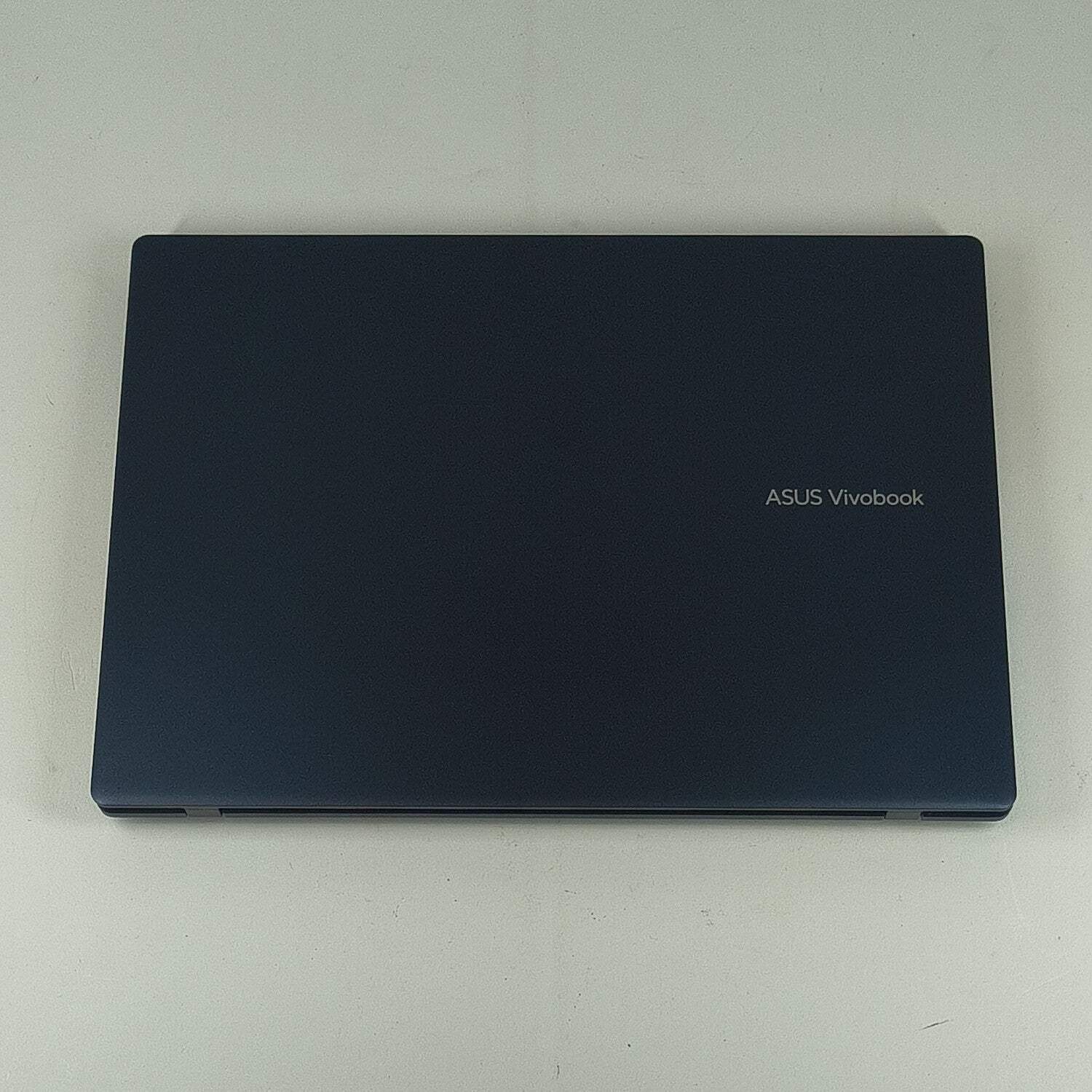 Asus Vivobook 14 X1407Q 14″ Snapdragon X126100 2.9GHz 16GB RAM 512GB SSD
