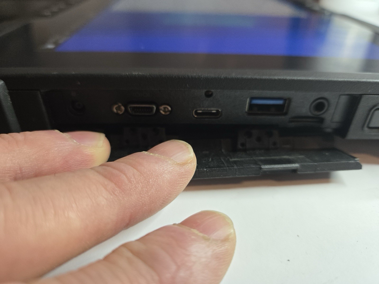 Dell Rugged Extreme 7212 tablet, i5-7300u, 2.40Ghz, 8GB, 128SSD, WiFi