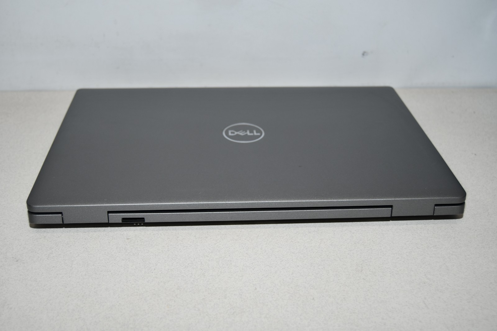 ^ Dell Precision 3570 Laptop Intel i7-1265U No Ram No HD No Battery Cracked LCD