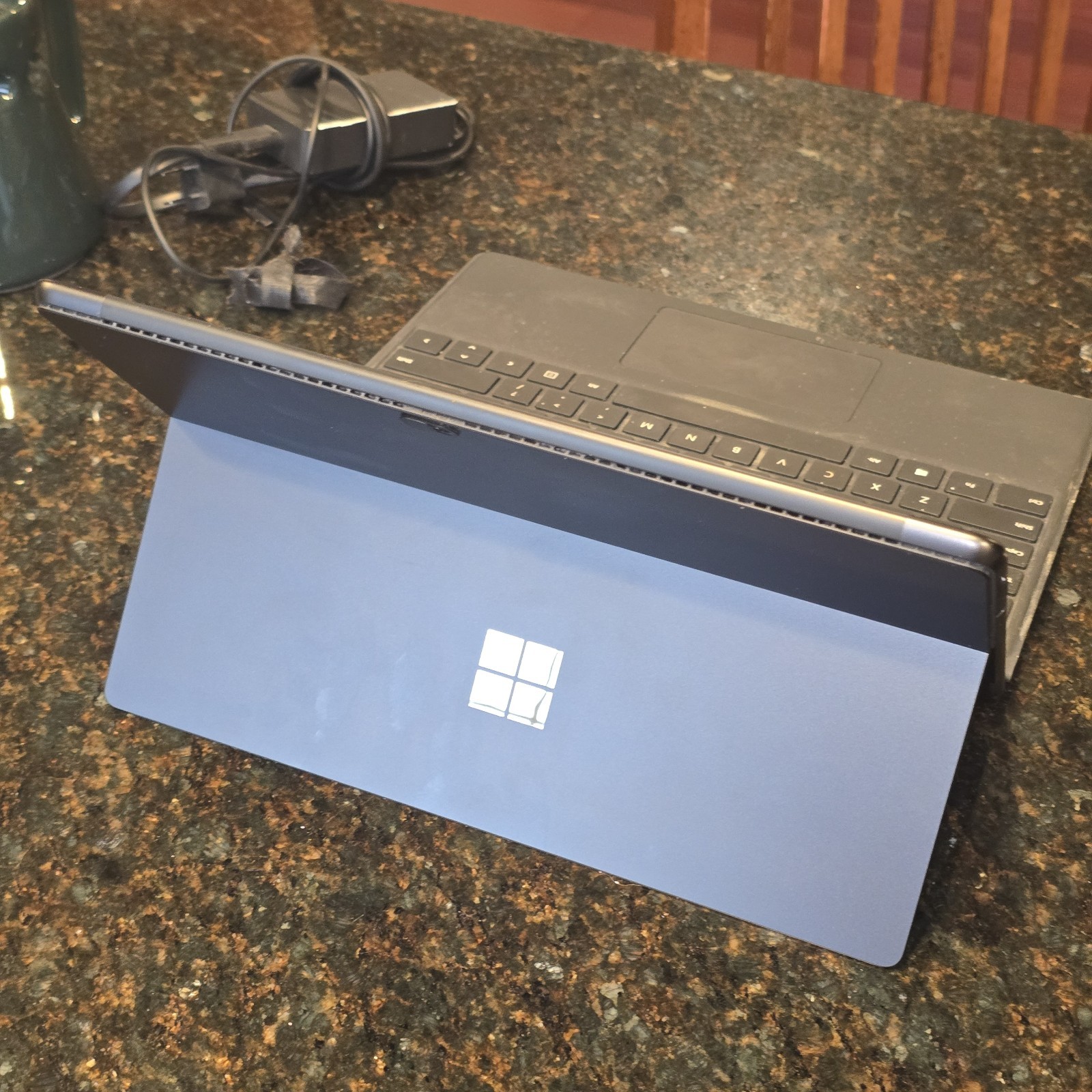 Surface Pro 8 (11th Gen) – i5‑1135G7 / 256GB SSD / 8GB RAM – Windows 11