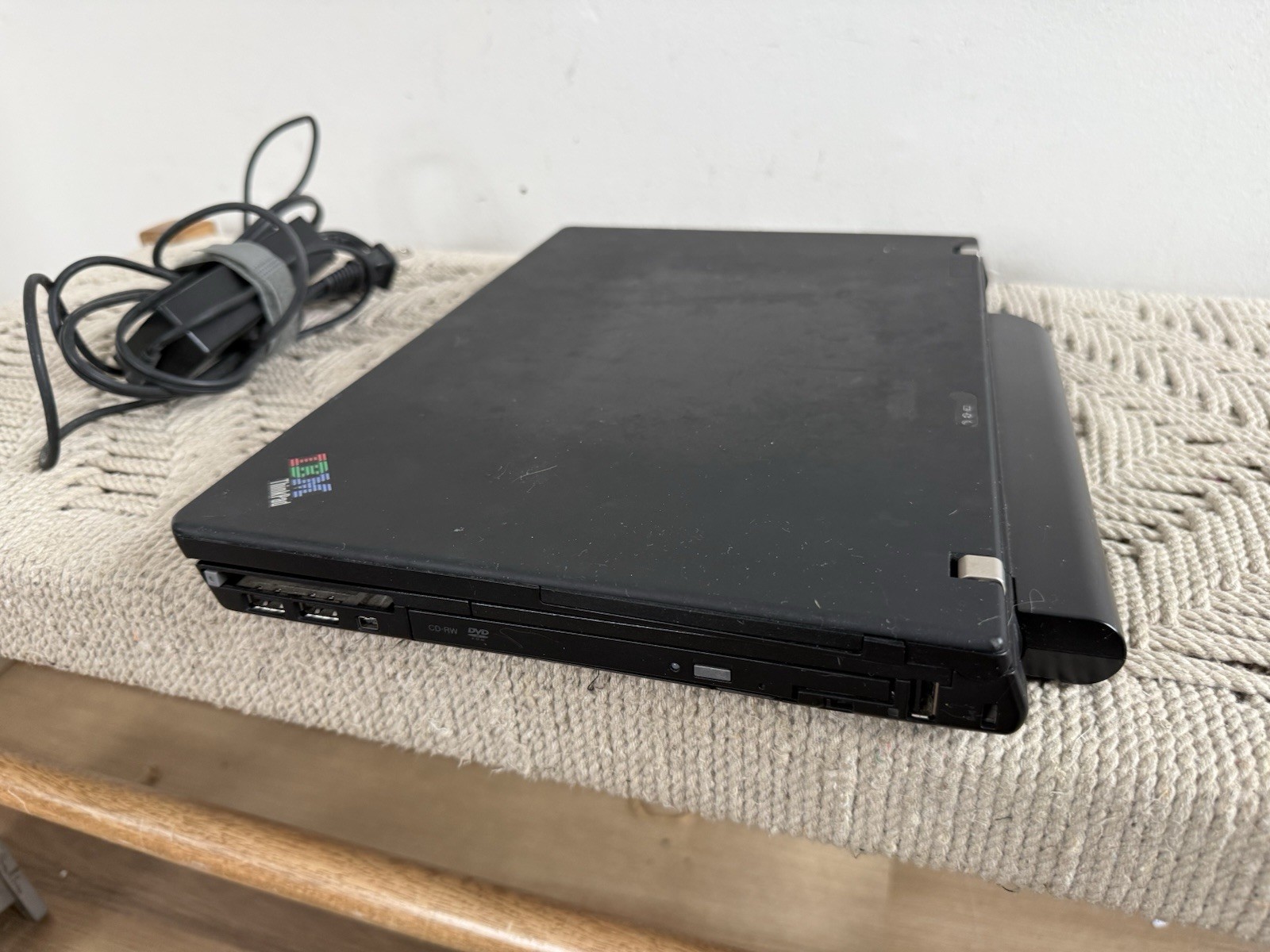 🍊 Vintage IBM Lenovo 14.1″ T60 Thinkpad T2400@1.83GHz 2GB RAM 60GB Windows XP