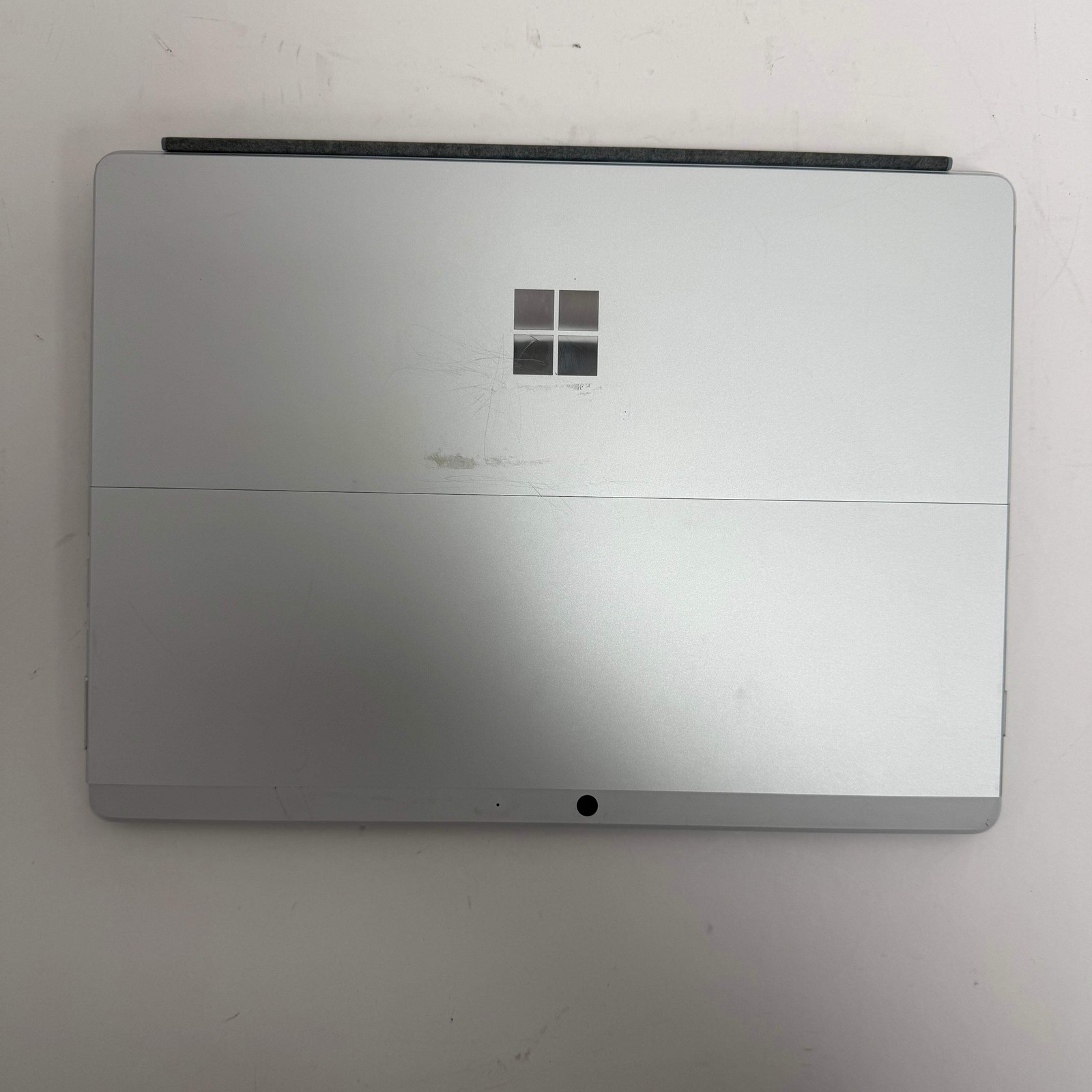 Broken Microsoft Surface Pro X 2010 13″ SQ1 3.0GHz 8GB RAM 128GB SSD LCD Spot