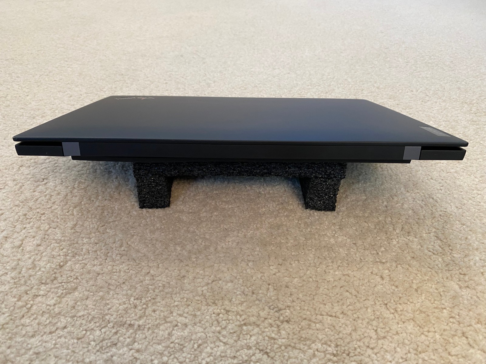 LENOVO THINKPAD X1 CARBON GEN10 14″ 256GBSSD 12thGEN INTELCORE i5-1240P WIN11PRO