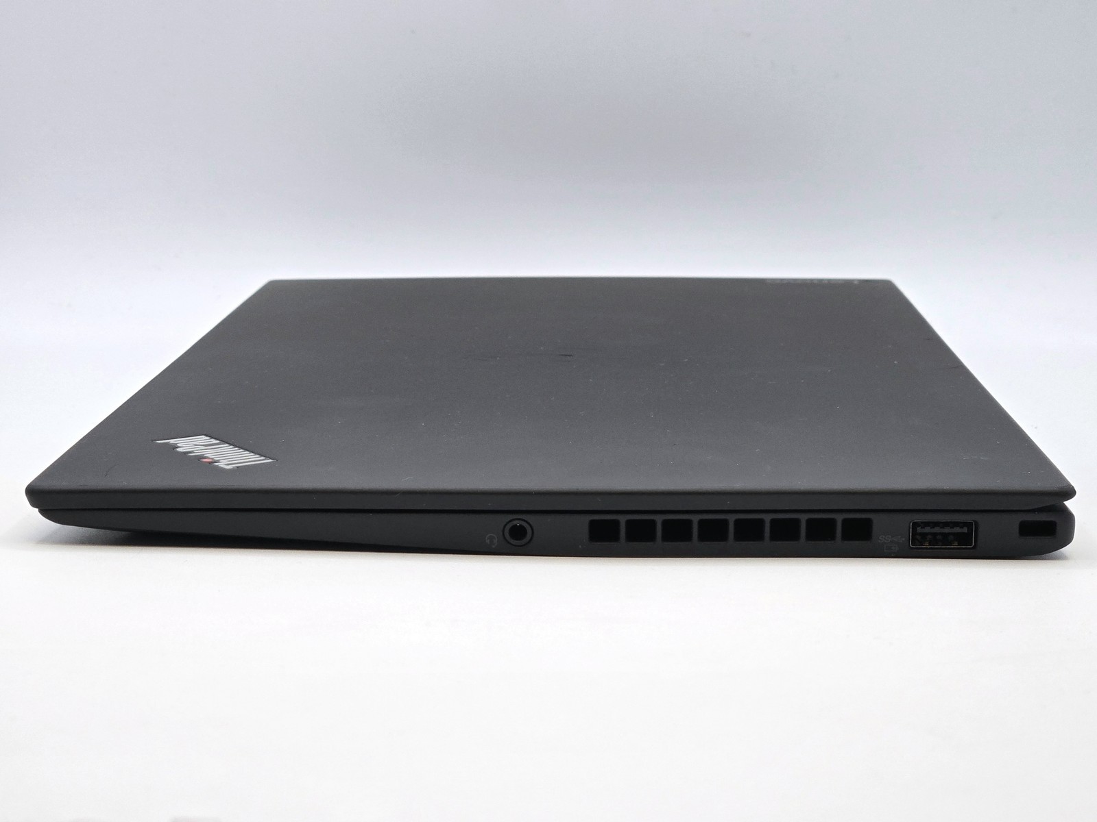 Lenovo ThinkPad X1 Carbon 5th Gen 14″ FHD I7-6500U 256GB SSD 8GB W10P Webcam
