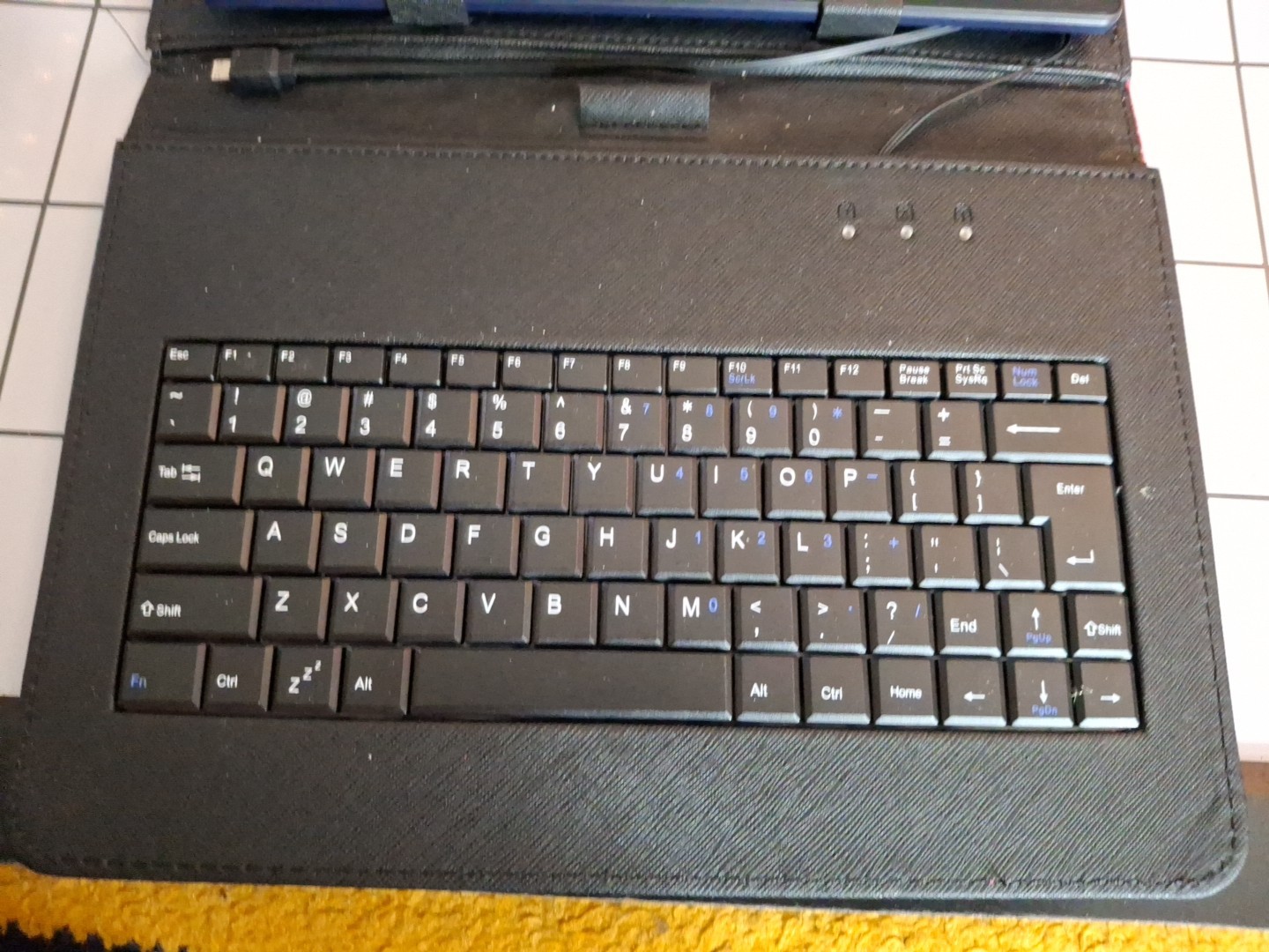 Laptop Chromebook and Tablet Lot, Untested Thrift Store Finds! Look!