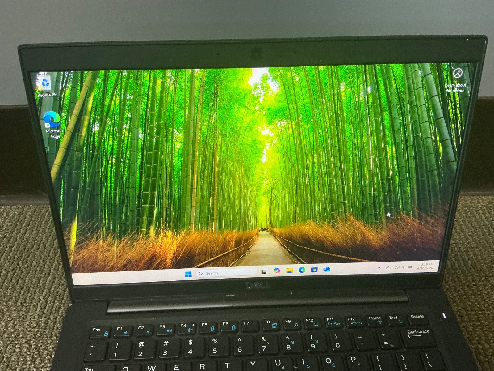 Dell Latitude 7390 13.3″ FHD i7-8650U 8GB RAM 256GB SSD Windows 11 Pro Laptop