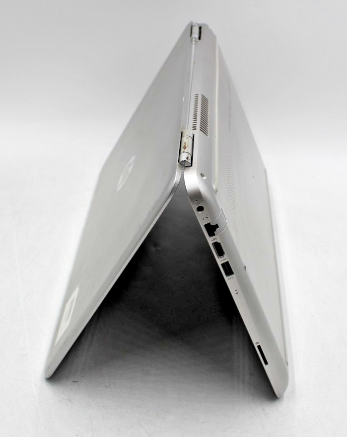 HP Pavilion 15.6in 1 TB HD 8 GB RAM AMD A9-9410 30 day warranty No OS