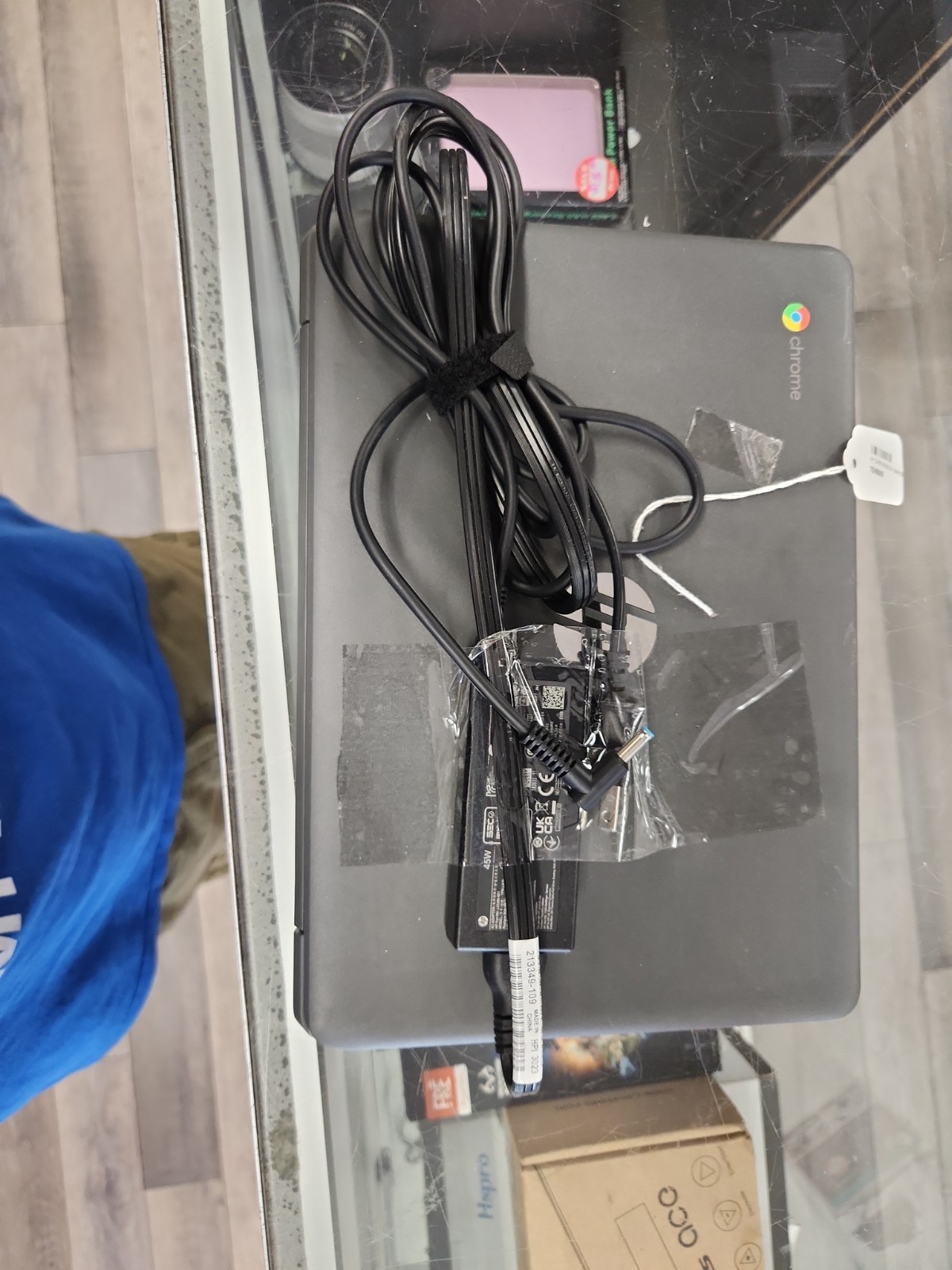Hp Chromebook 11-V010nr Laptop With Charger