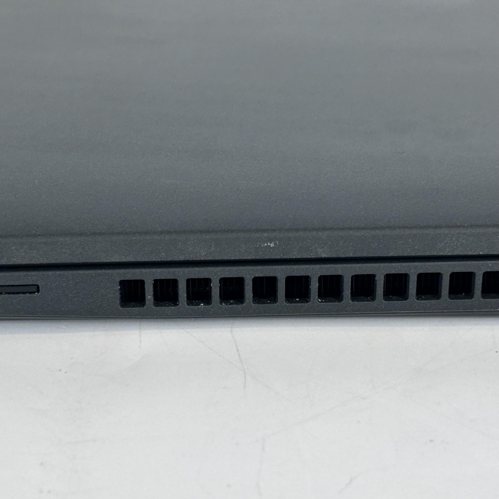 Lenovo ThinkPad P14s Gen 4 FHD+ 3.2 GHz Ryzen 5 PRO 7540U 16GB 512GB SSD