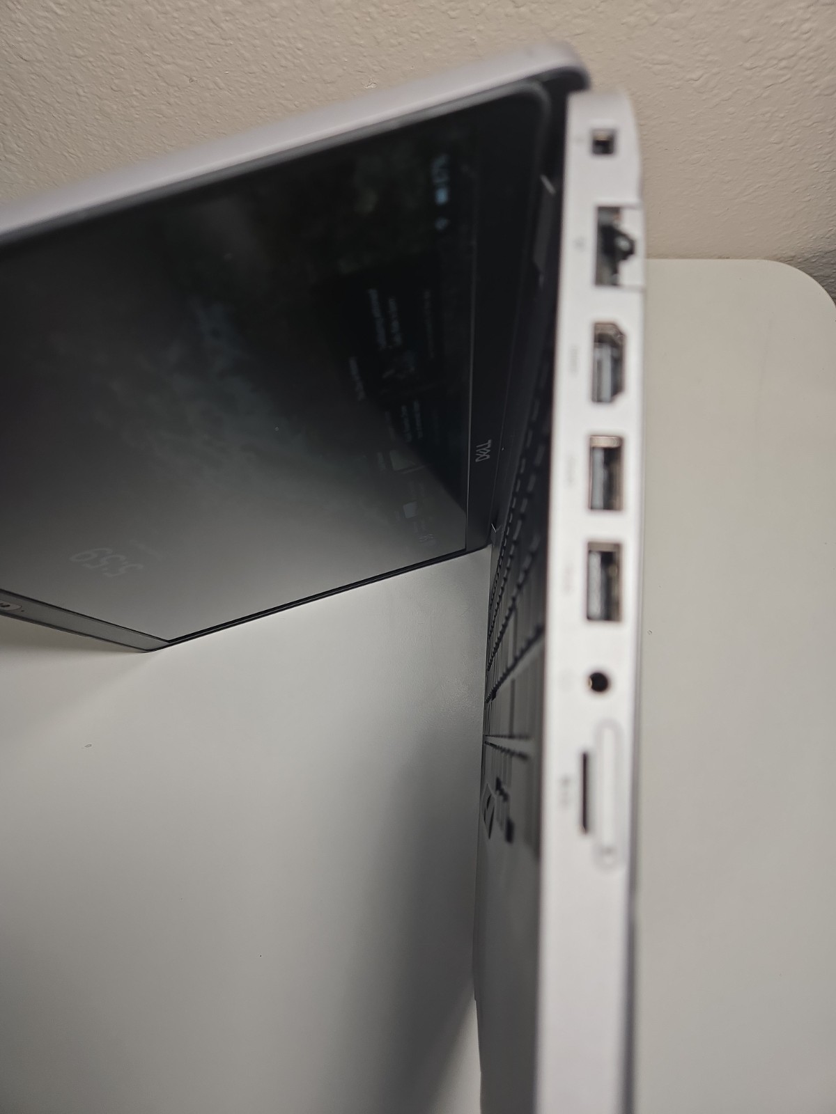 Dell 15,6″/i5-10310/8Gb/ssd 250Gb/Camera, Battery Work NO AC #40
