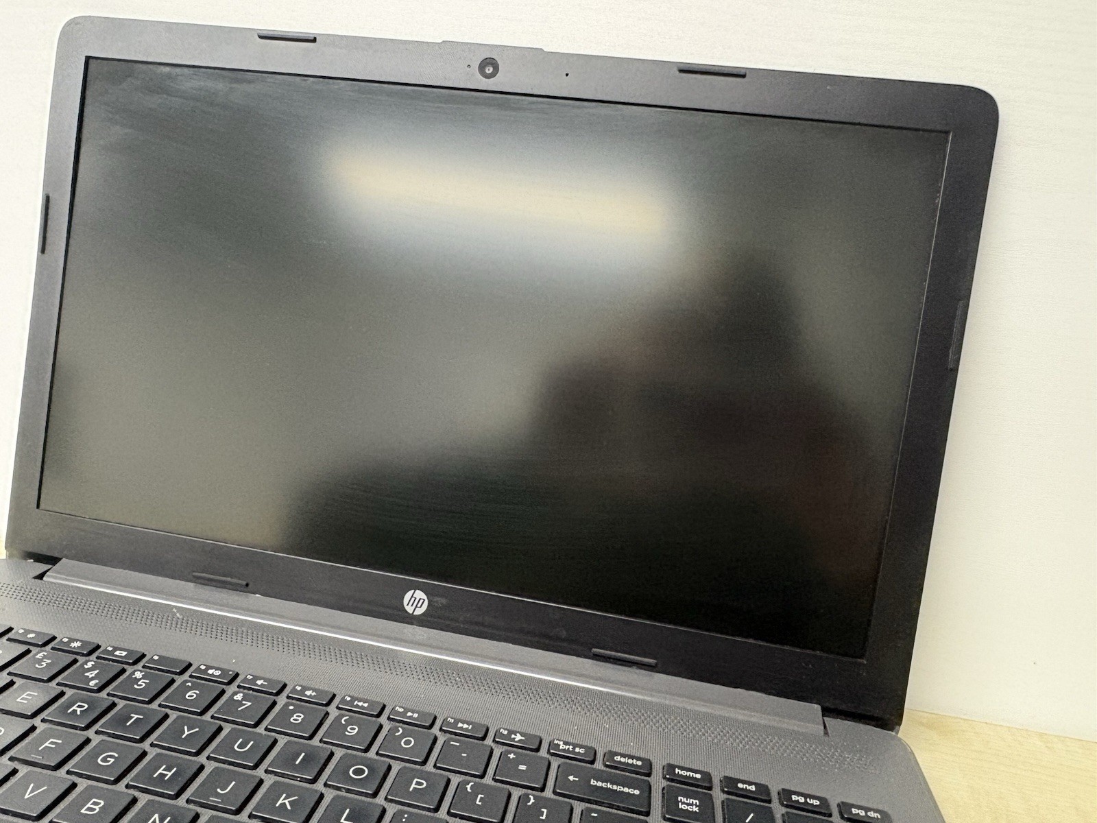 HP 255 G7 AMD Ryzen 3 2200U Radeon Vega 2.5GHz 15.6″ 8GB 256GB SSD Win 10 READ