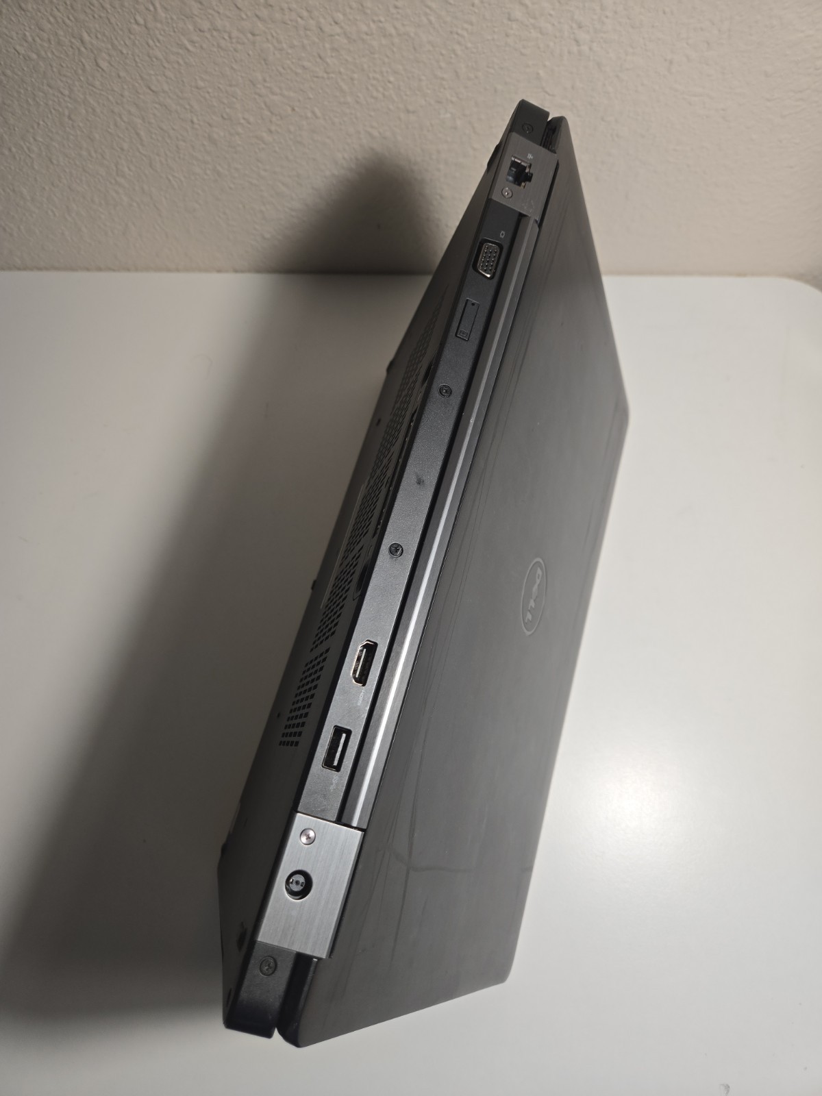 Dell 15,6″/i7-6820HQ/ATI Radeon R9/8Gb/ssd 250/Camera/ Battery Is Good/…/NO AC