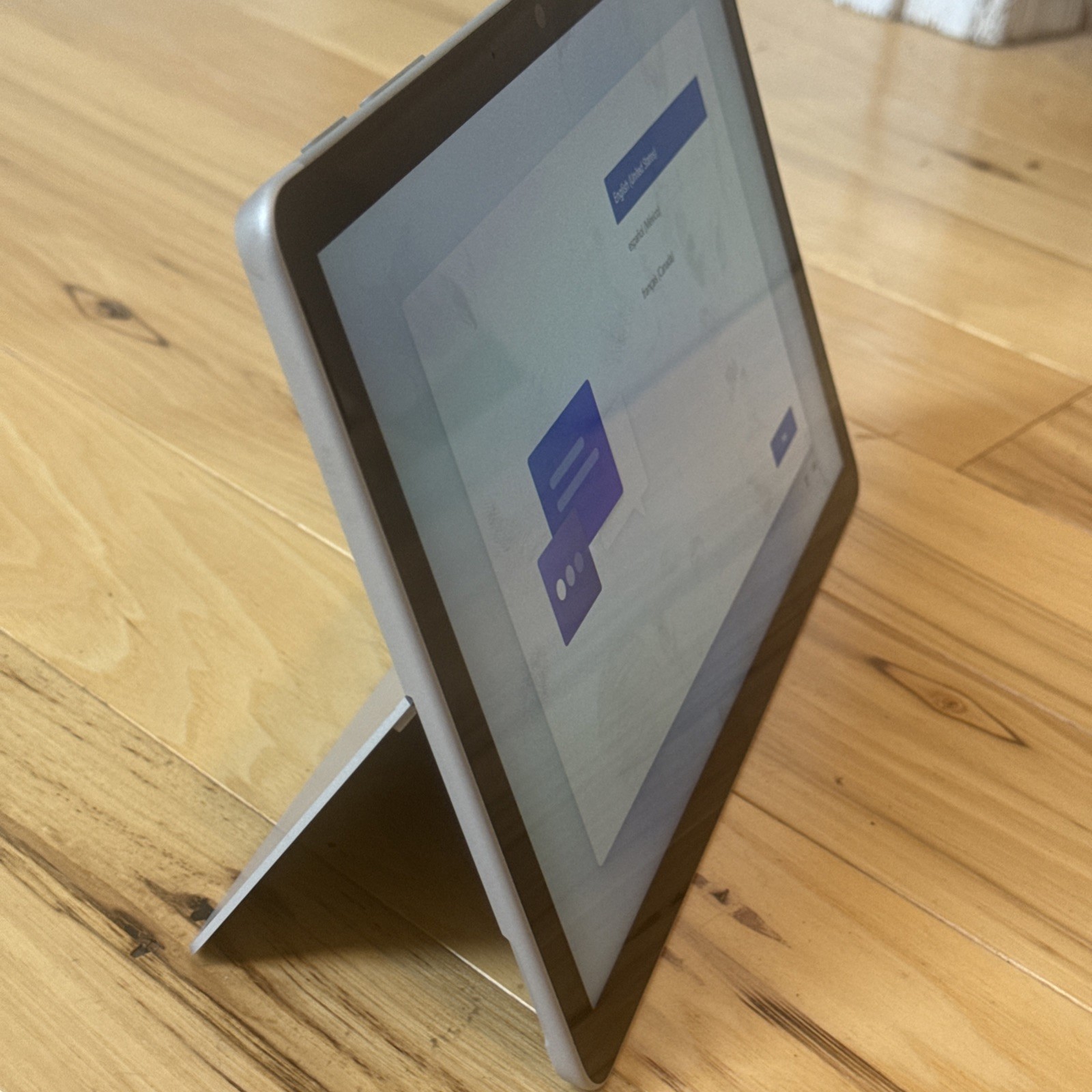 Microsoft Surface Go 2 10.5” Intel m3 4GB RAM 64GB SSD Touchscreen Silver
