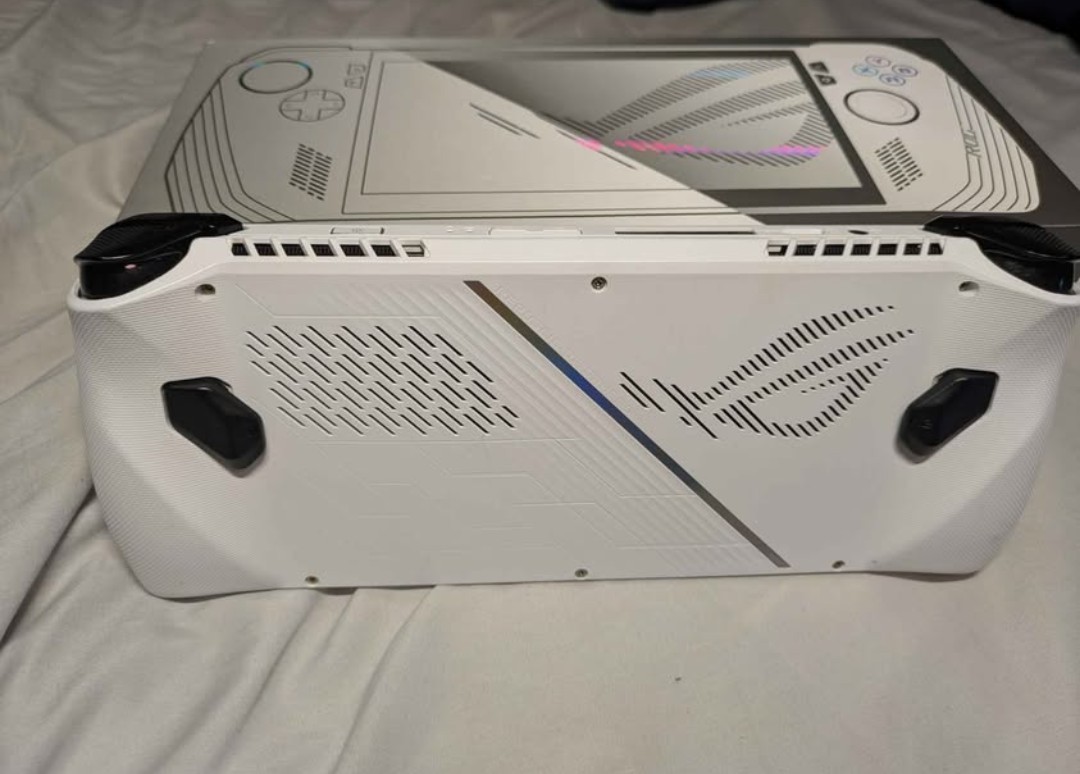 ASUS ROG Ally Z1 Extreme – (Original Box & Accessories Included)