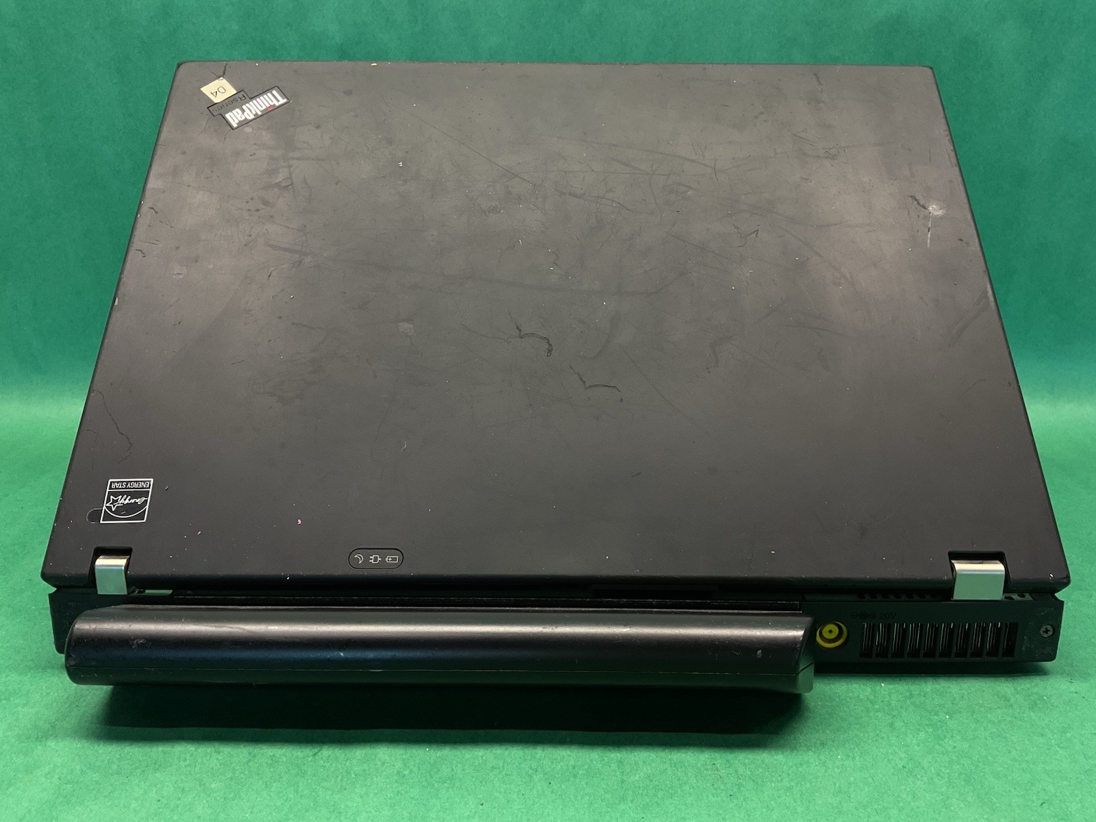 Lenovo Thinkpad R61 – Powers On – NO HARD DRIVE- Untested