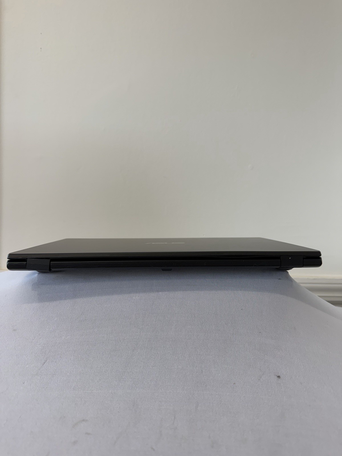 Asus E410M Laptop – Good Screen – Intel Celeron N4020 – RAM 4 GB – Read Des