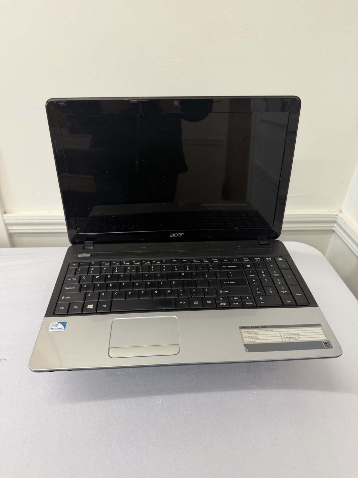 Acer Aspire E1-531-4682 Laptop – Good Screen – Intel Pentium B960 – Read Desc