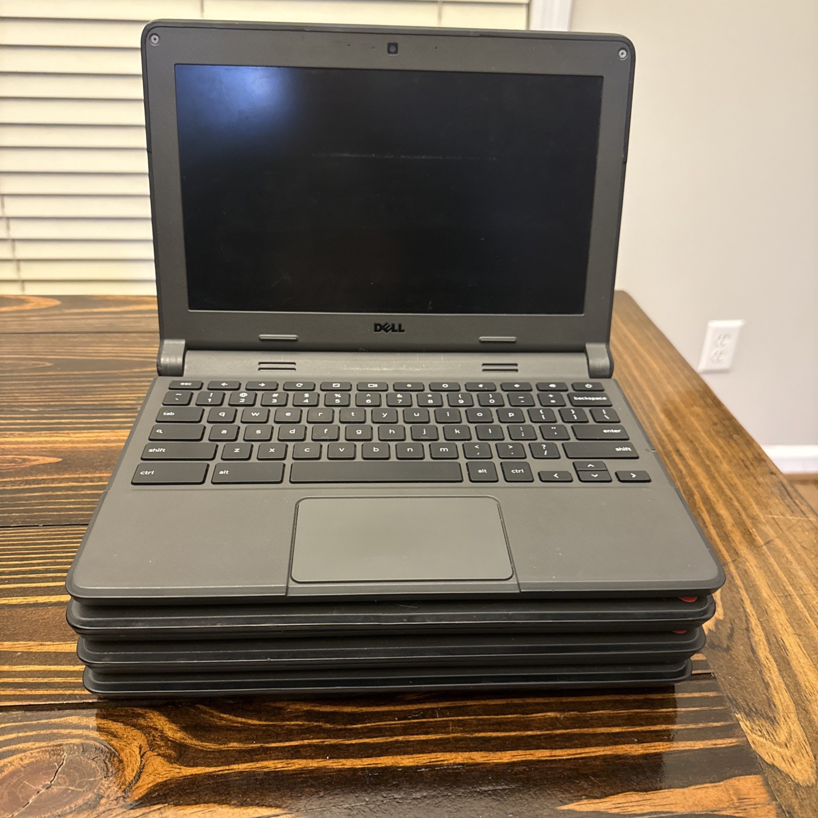 4 Dell Chromebook 11 P22T 11.6 inch (16GB, Intel Celeron, 2.16 GHz, 4GB) Laptop