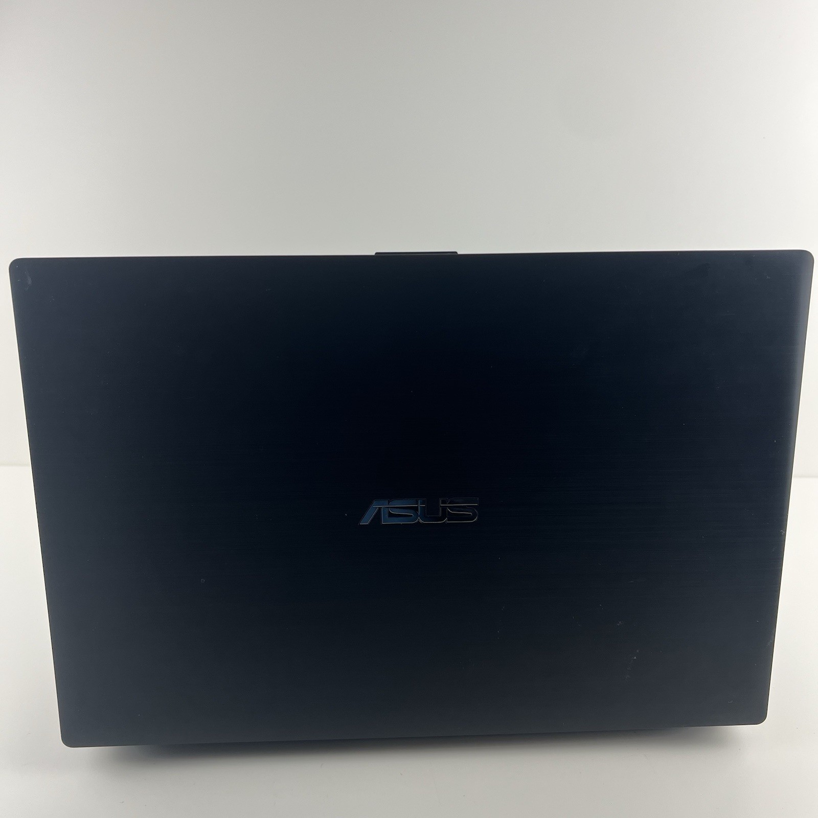 ASUS Pro P2540UB – i5-7200U 8GB 1 TB – 15.5″ – Windows 11 w/Charger, READ