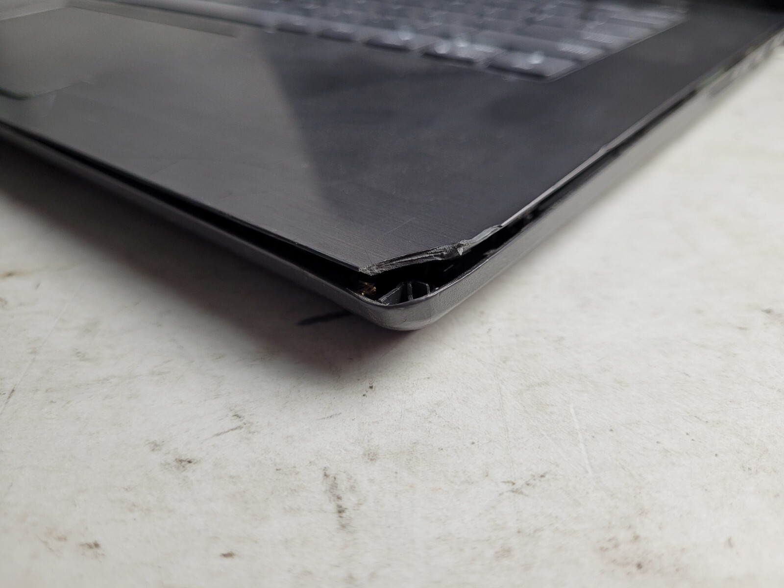 Lenovo V330-14ARR w/AMD Ryzen 3 2200U, 4GB RAM, 14″ Laptop for Parts #2426