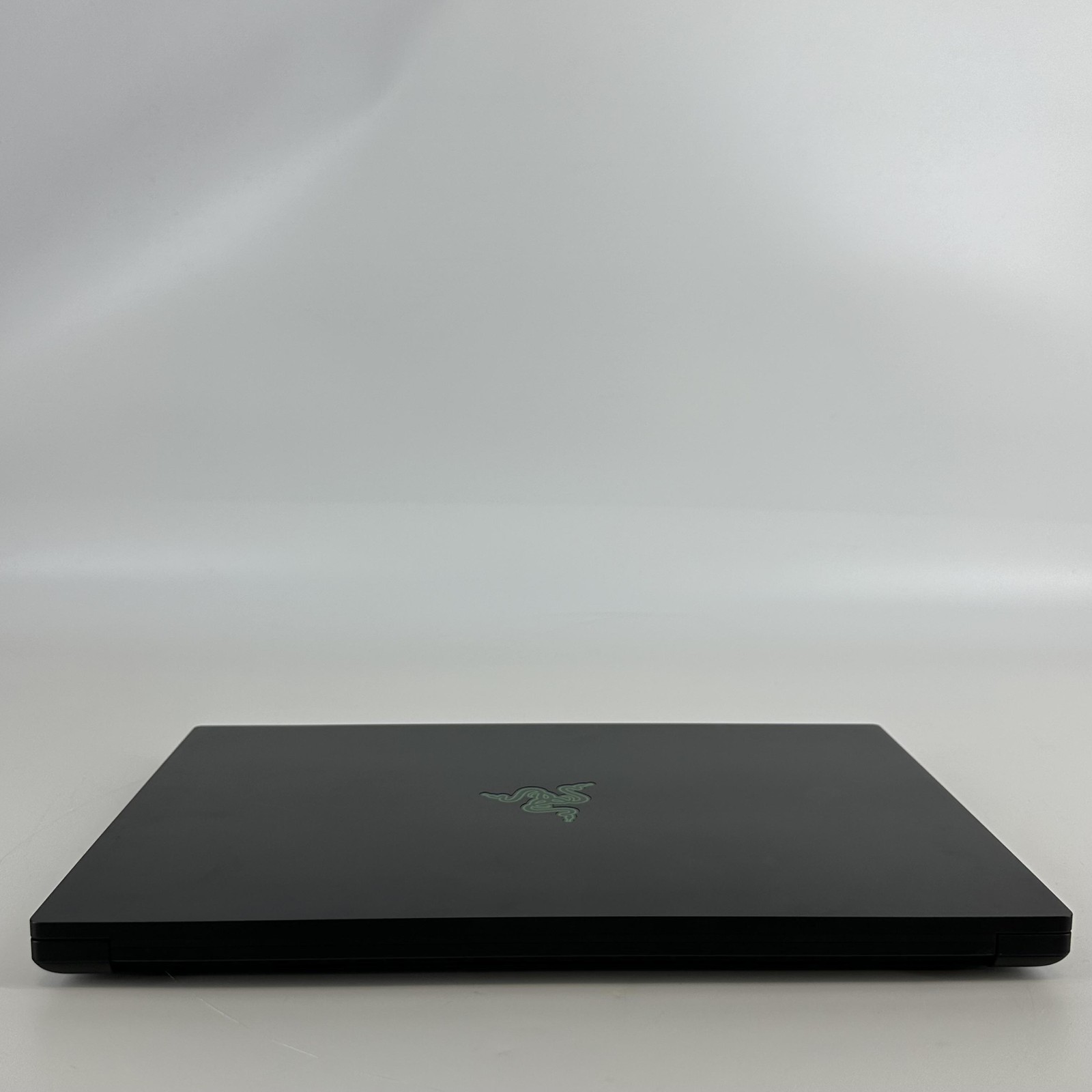Razer Blade 16 120Hz UHD+ 2.2GHz i9-13950HX 32GB 1TB RTX 4070 Bad Vapor Chamber