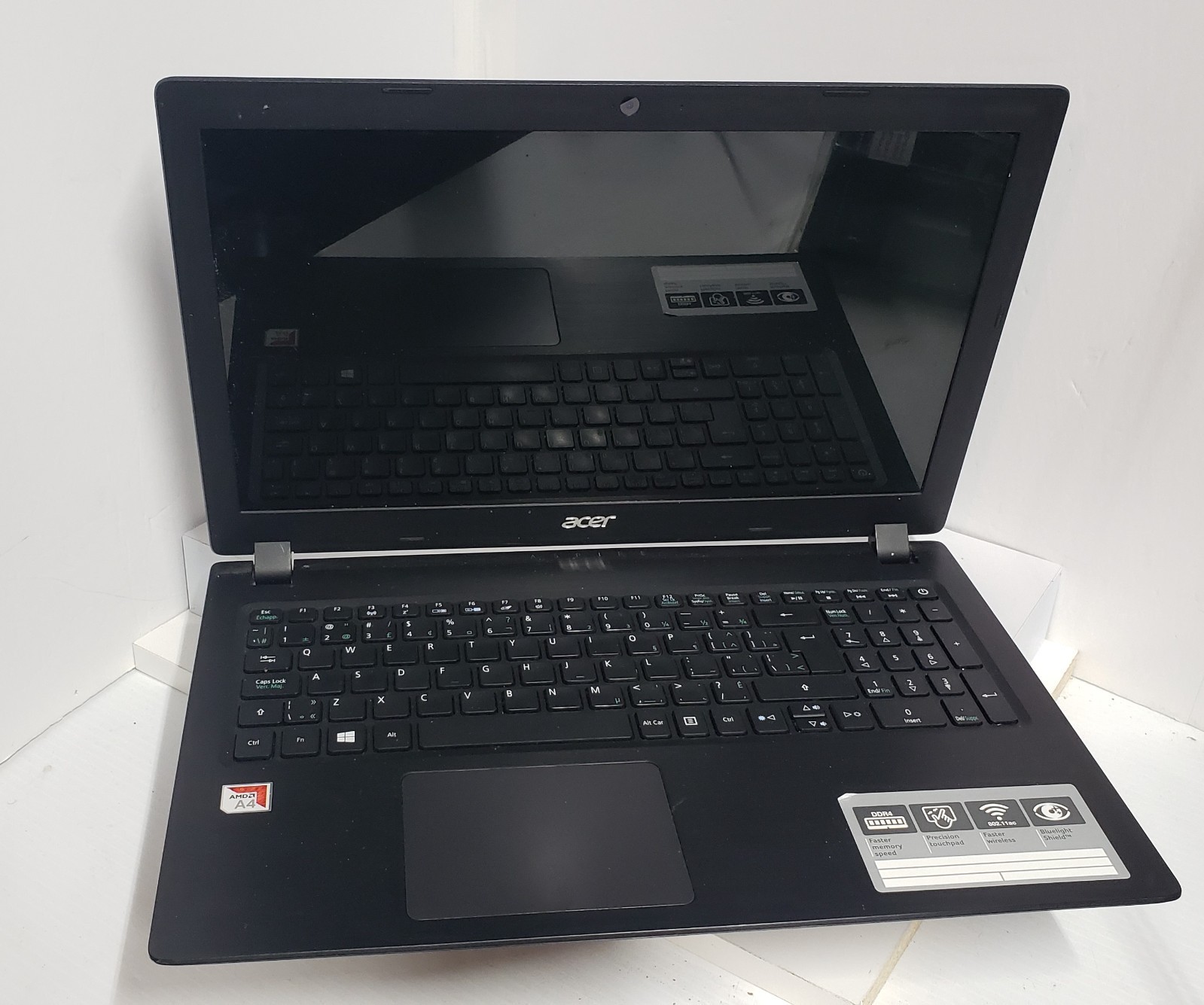 Acer Aspire E5-576 17″ Laptop AMD A4 4GB RAM 1TB HDD