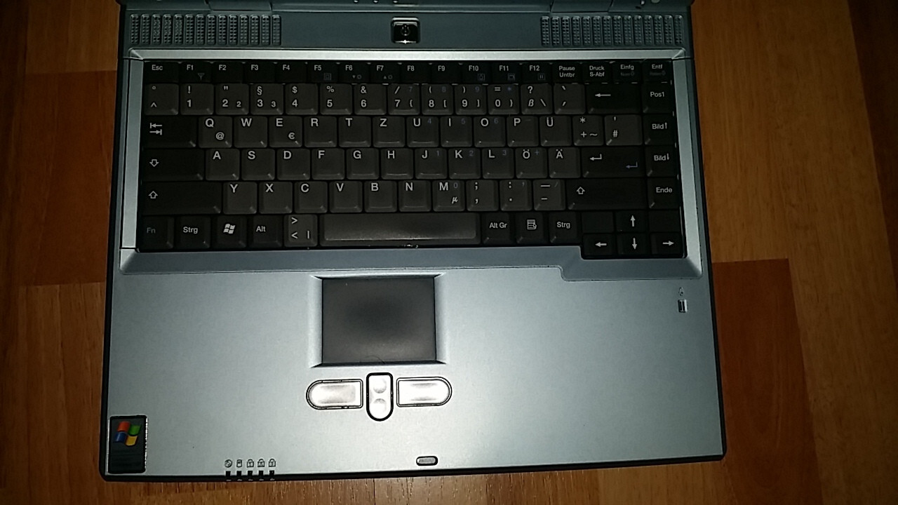 Terra 3000 – Windows XP Laptop – Model 8375 – Retro
