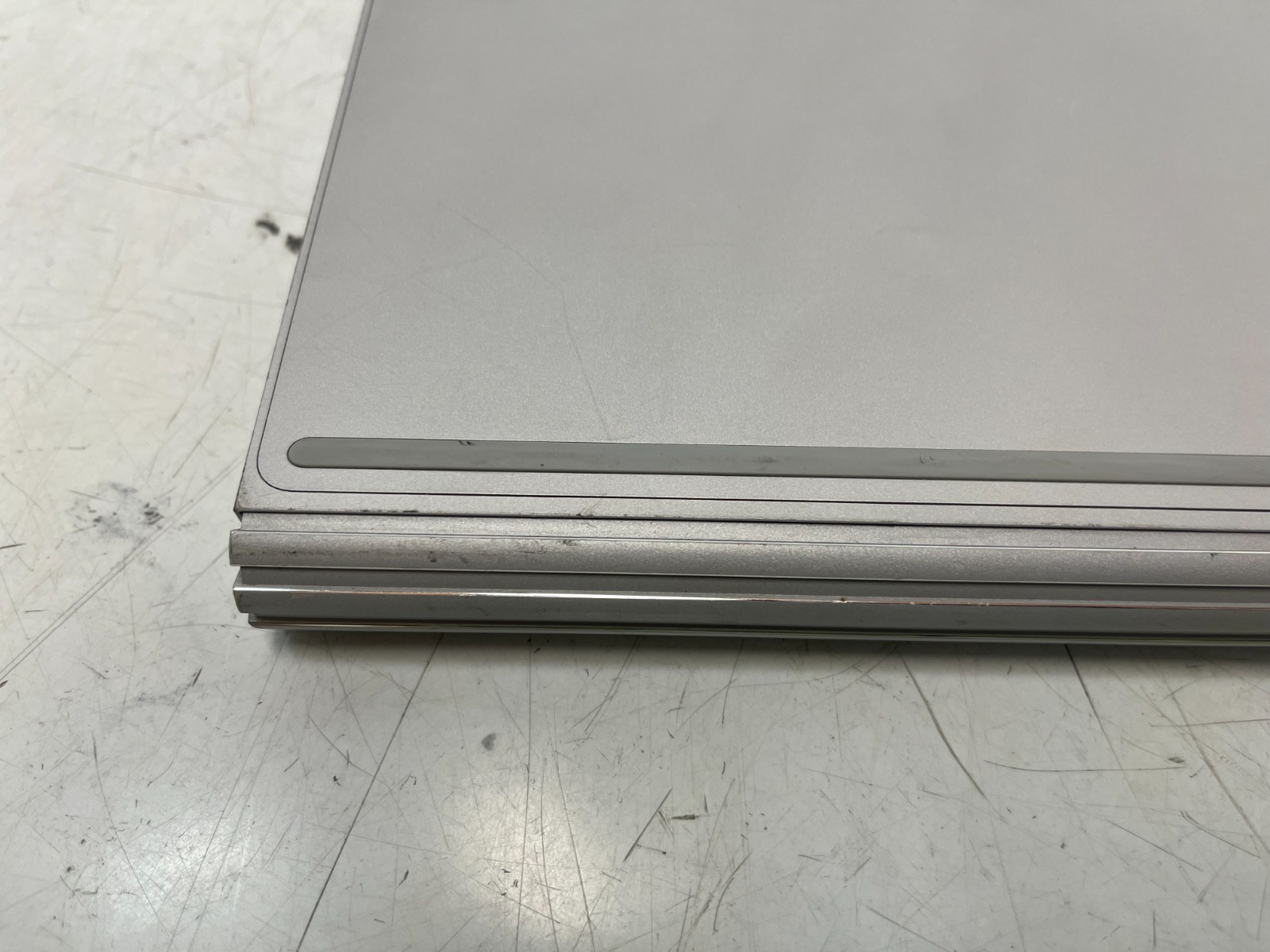 Microsoft Surface Book 1st Gen (i5-6300U;8GB RAM;128GB SSD) NO PERIPHERALS