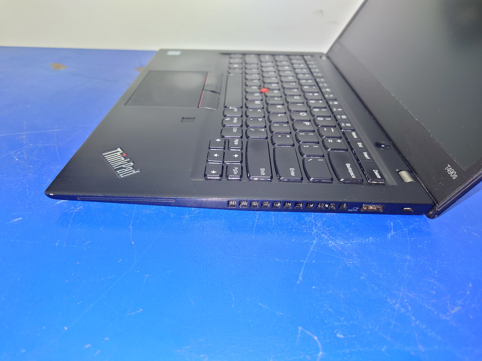 Lenovo ThinkPad T14s Gen 1 Intel i5-10310U 8GB RAM 14″ FHD, NO SSD NO OS