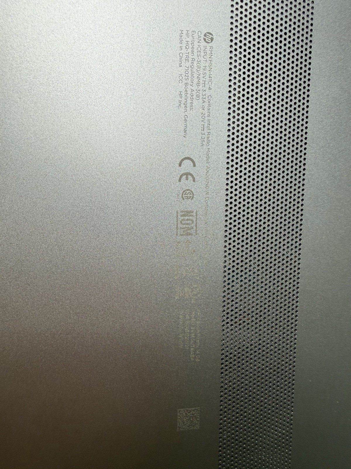 HP ZBook Firefly 14 G8 14″ Core i5-1135G7 256GB 16GB Win 11 Pro W/ AC adapter
