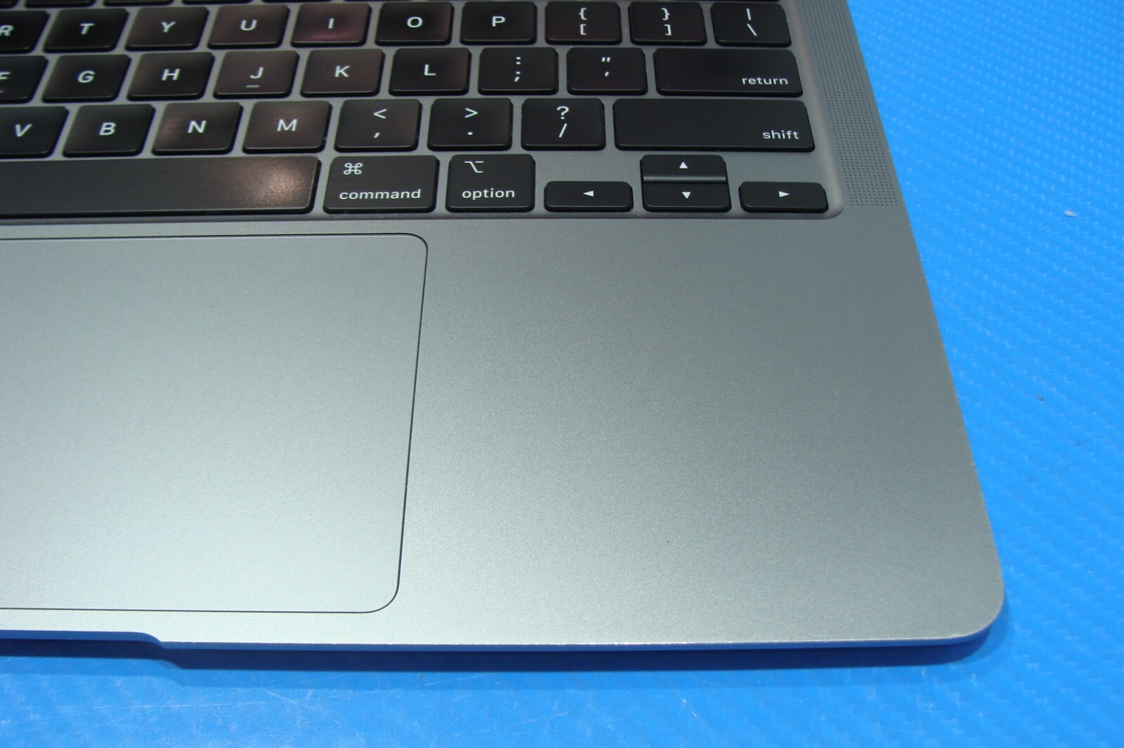 Apple MacBook Air A2337 13.3″ M1 2020 8CPU/7GPU 8GB 128GB MGN63LL/A +Charger