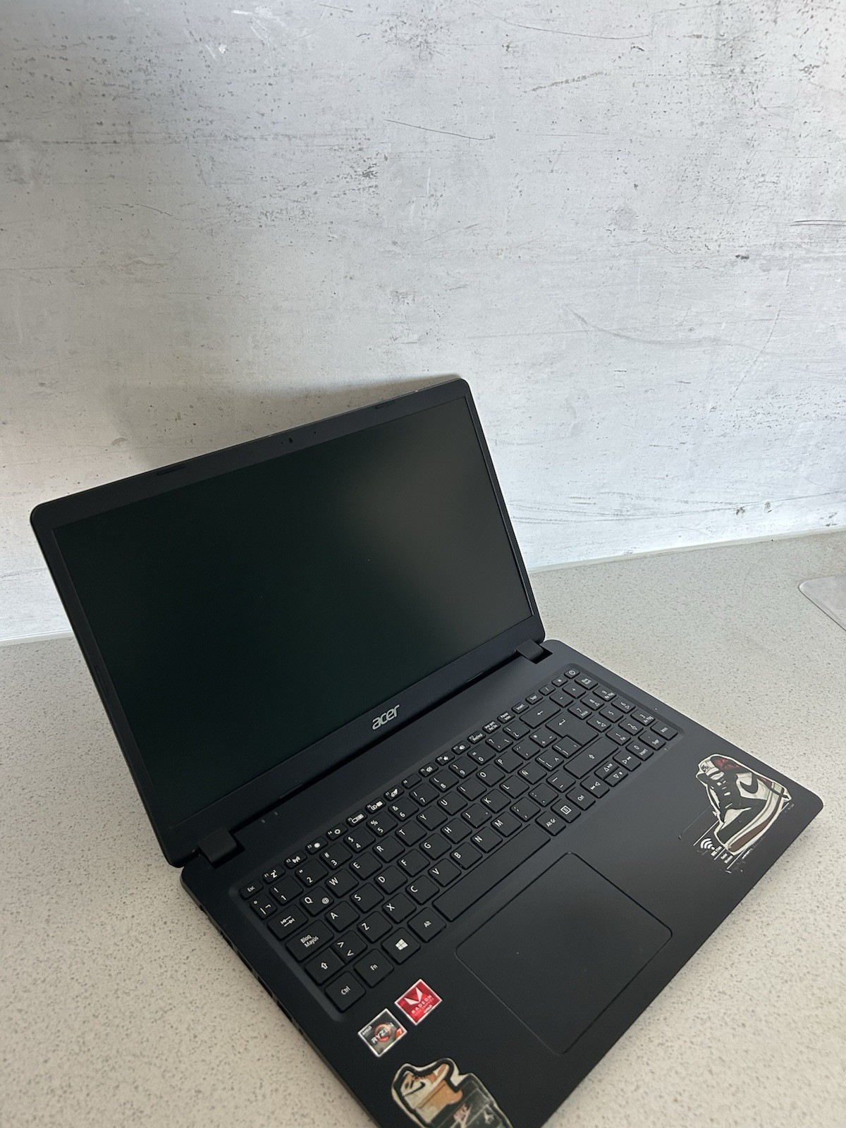 Acer Aspire 3 Laptop – Ryzen 7, 16GB RAM, 237GB SSD + 1TB External HDD