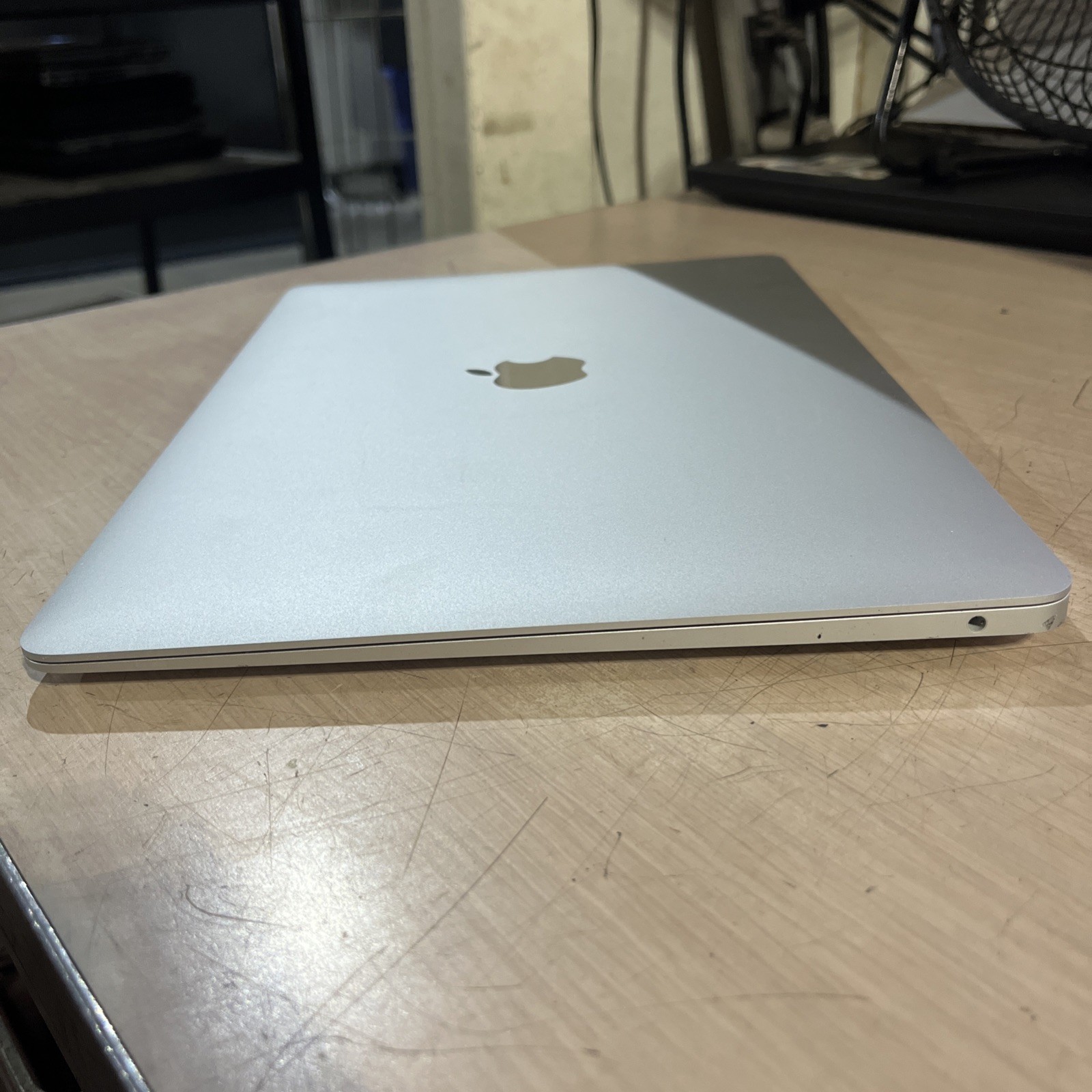 APPLE MACBOOK AIR 13″ SCISSOR, 2020 CORE I3-1000NG4 1.1GHZ 8GB RAM 256SSD –