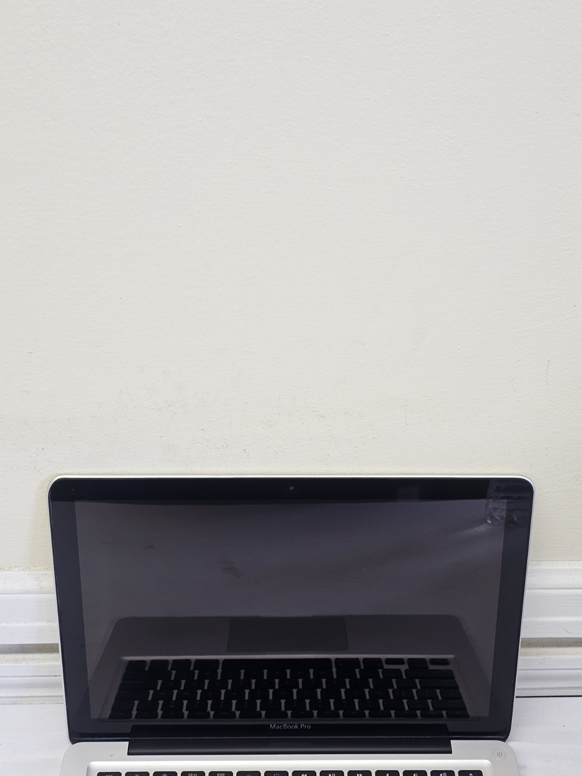 Apple MacBook Pro A1278 Laptop – i5-2435M – 4GB RAM – Parts – NO HDD/OS – Read
