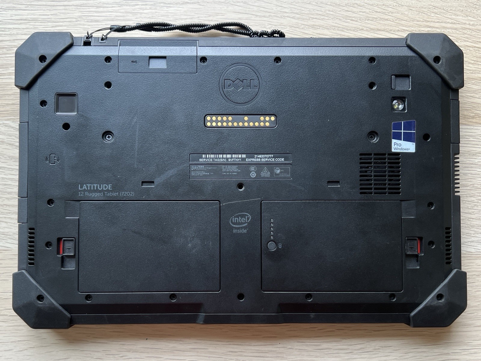 DELL LATITUDE 7202 11.6″ Core M-5Y71 8GB RAM *NO SSD* RUGGED LAPTOP TABLET